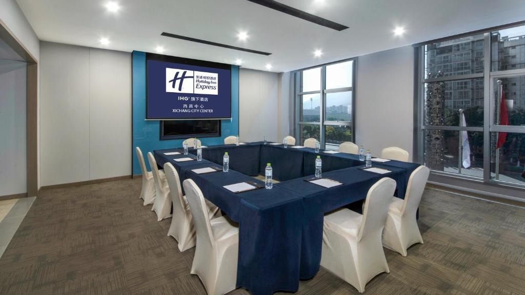 Liangshan Yi Hotel | Holiday Inn Express - Xichang City Center by IHG
