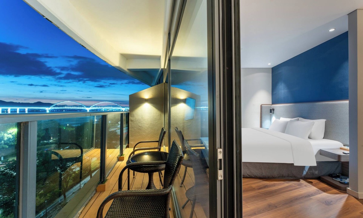 Wujiagang Hotel | Holiday Inn Express Yichang Riverside by IHG