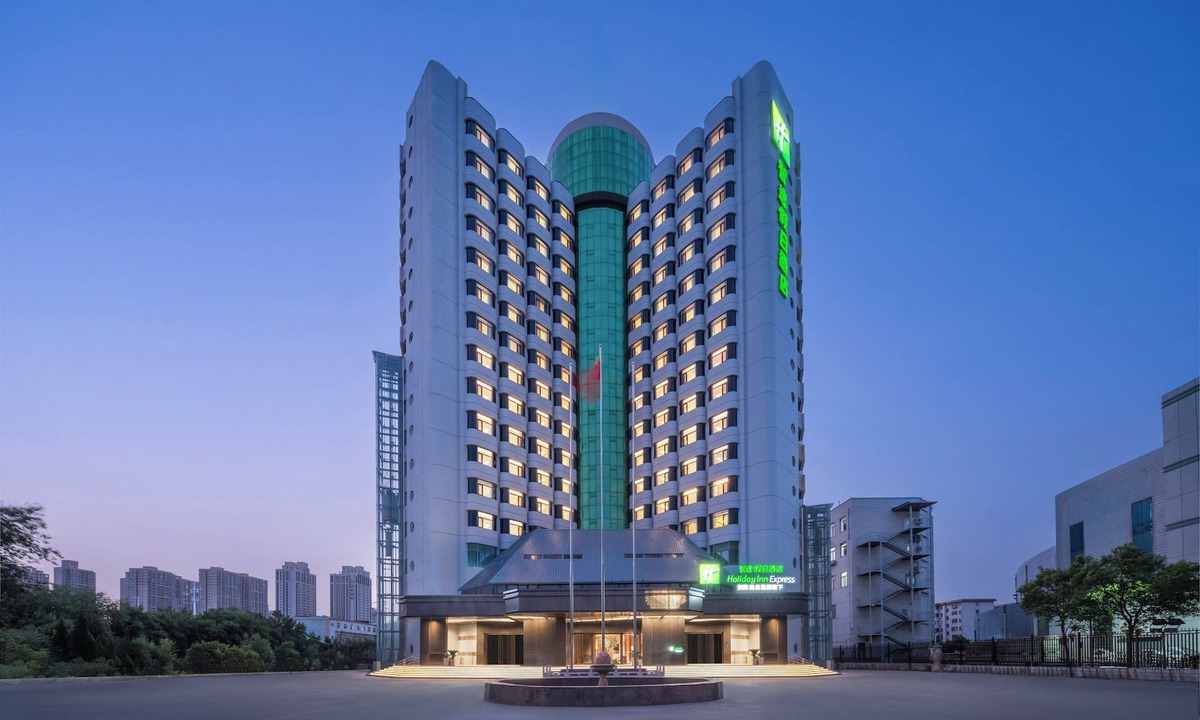 Jinshui District Hotel | Holiday Inn Express Zhengzhou Garden Road by IHG