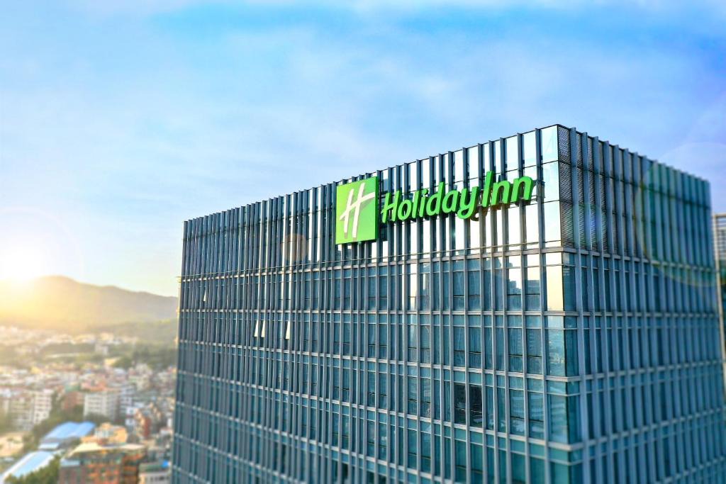 Baiyun Hotel | Holiday Inn Guangzhou South Lake-an lHG Hotel