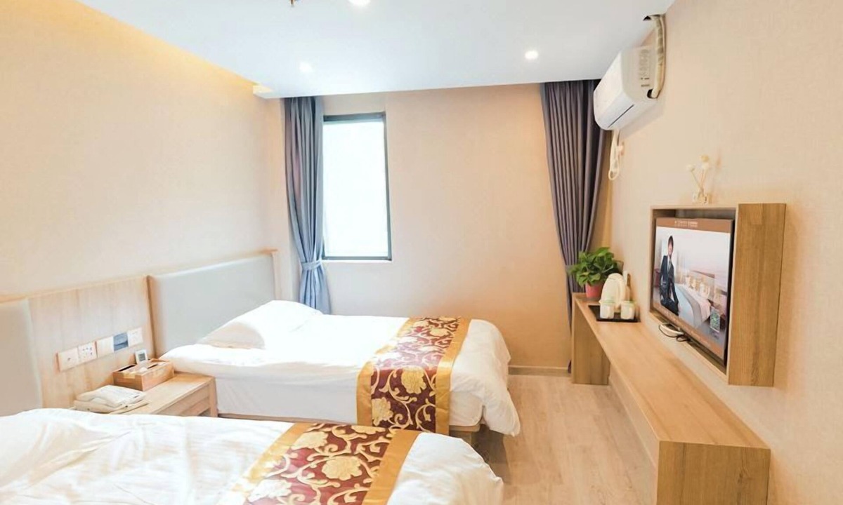 Changning Hotel | Home Inn Shanghai Songhong Road Metro