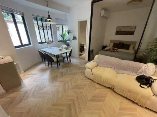 Changning Apartment | HomeofShanghai-Jing An temple