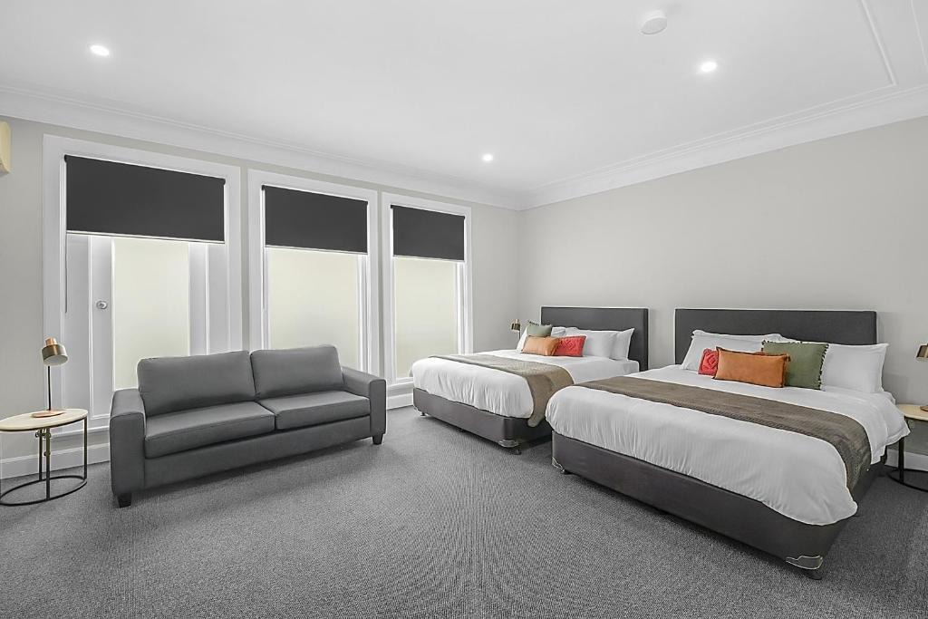 Homebush Hotel | Horse and Jockey Hotel Homebush