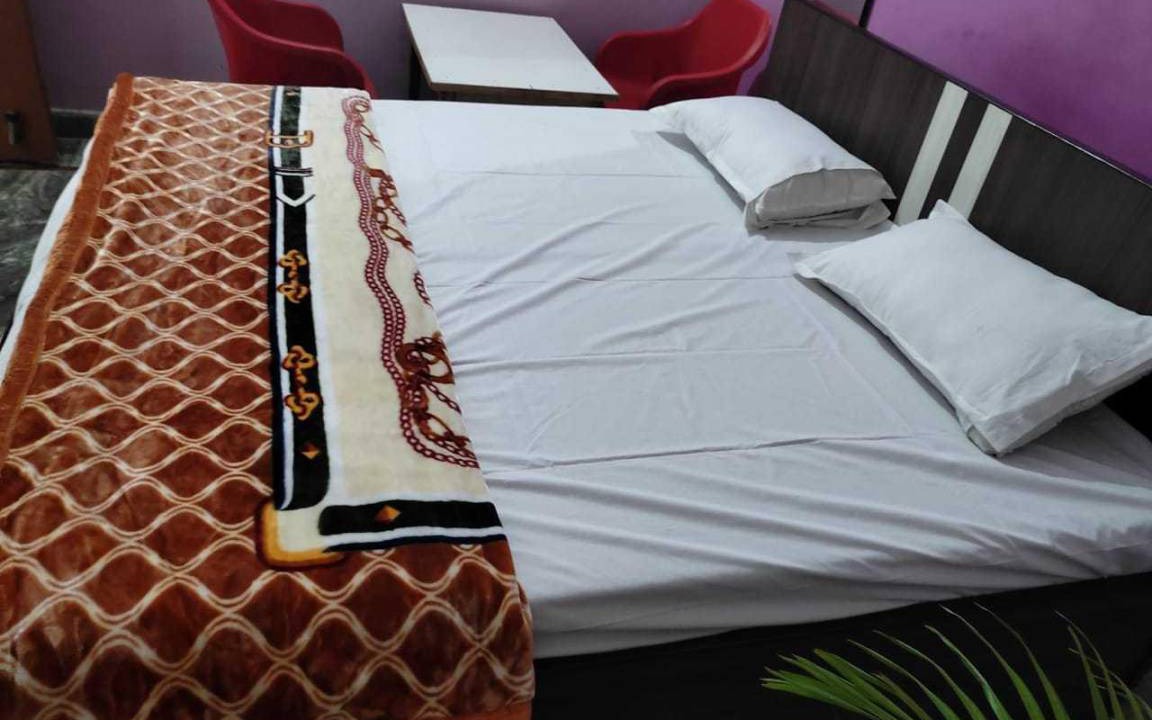 Hasanpur Hotel | Hotel ∙ 3 guests
