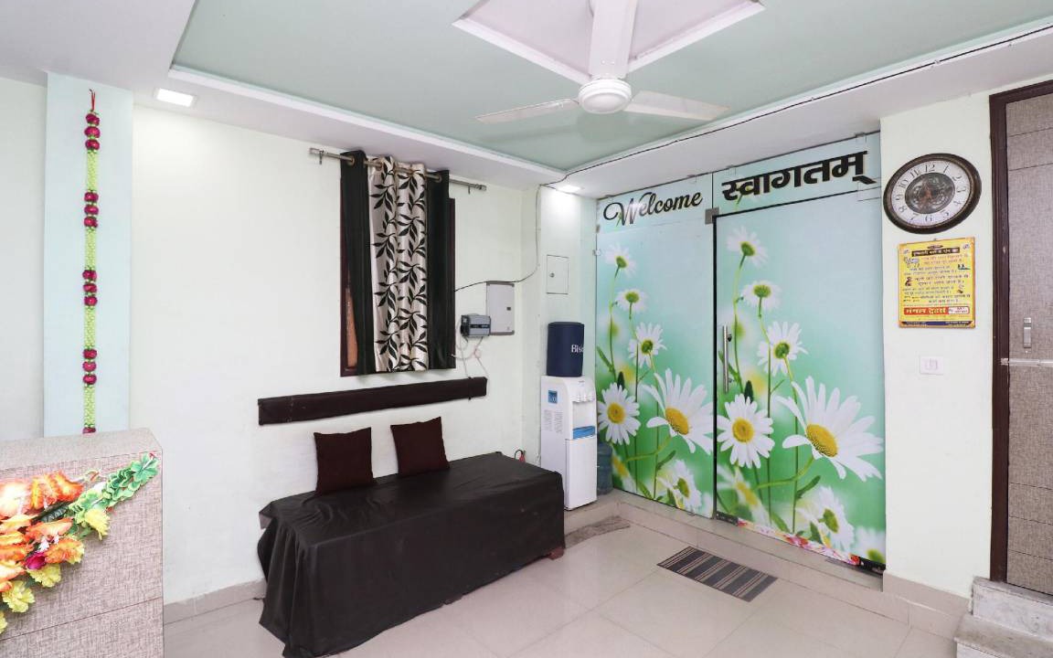 Agra Hotel | Hotel ∙ 3 guests