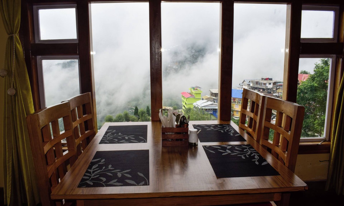 Bomdila Hotel | Hotel Elysium