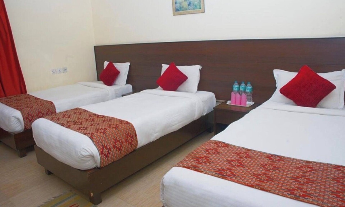 Pokhara Bed & Breakfast | Hotel Lake Palace - Twin Room 1