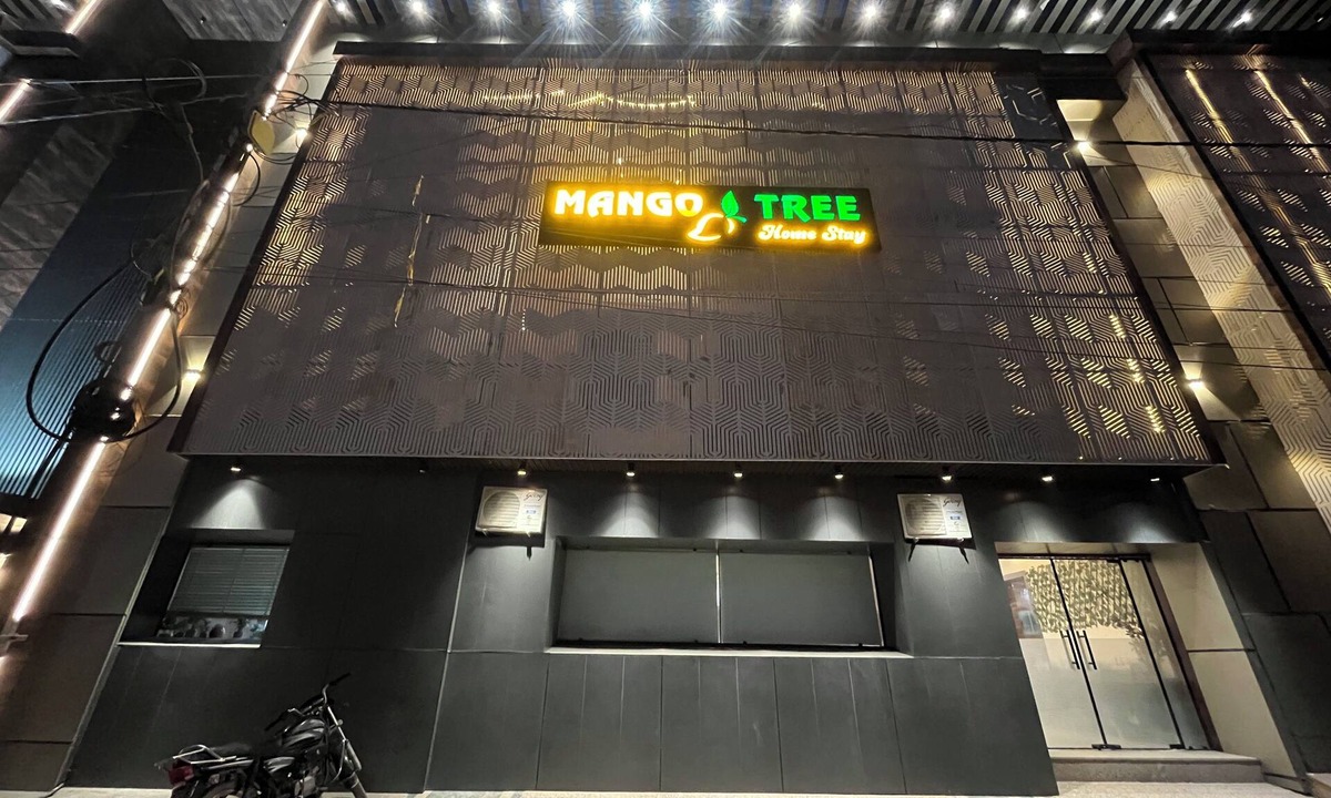 Vrindavan Hotel | Hotel Mango Tree, Vrindavan