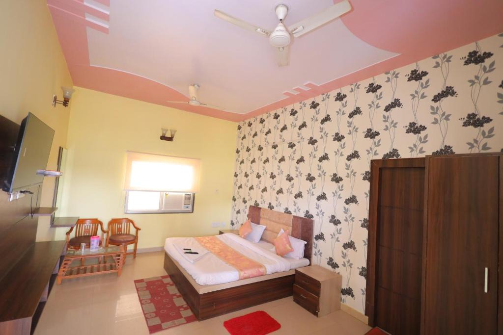 Mathura Hotel | Hotel Mukund Priya- Near Krishna Janam Bhoomi