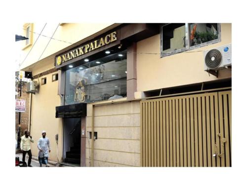 Varanasi Hotel | Hotel Nanak Palace
