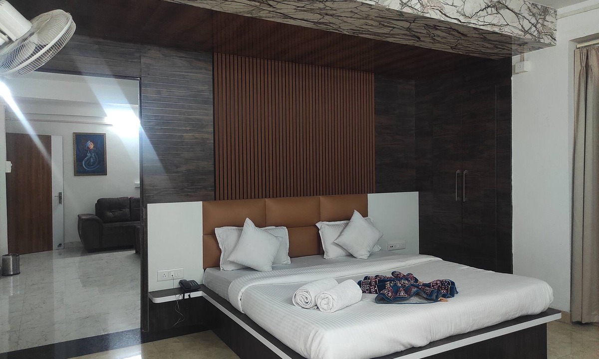 Tinsukia Hotel | Hotel SG Hub Tower