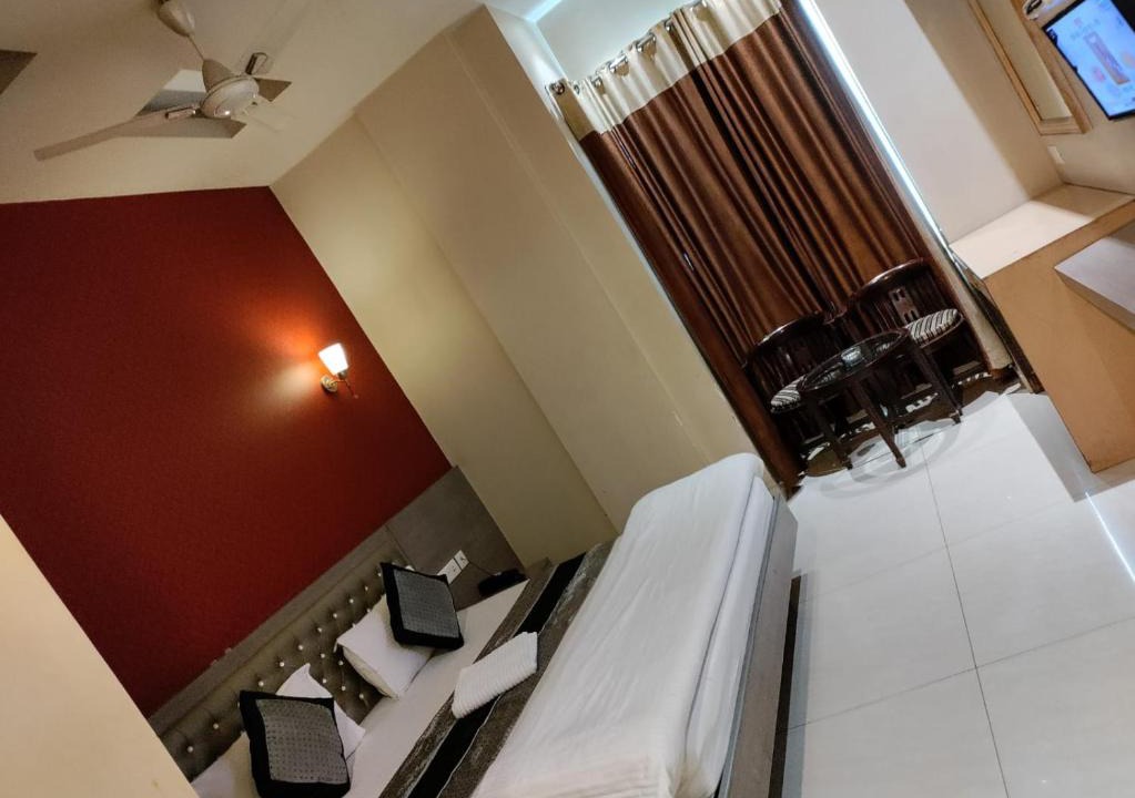 Mathura Apartment | Hotel Silver Star