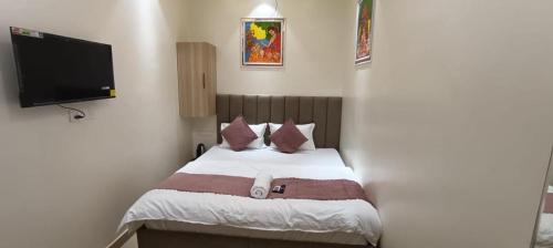 Varanasi Hotel | Hotel The Banaras Stay Varanasi - Air-Conditioned with Parking availability, near Kashi Vishwanath Temple and Ganga Ghat