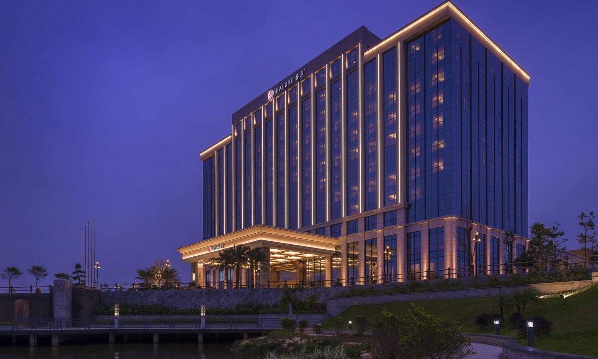 Jiangcheng District Hotel | HUALUXE Hotels & Resorts Yangjiang City Center by IHG