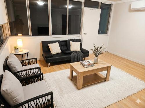 South Wentworthville House | Huge 3Bed House and Backyard & 4 Car Park spaces and Near Parramatta