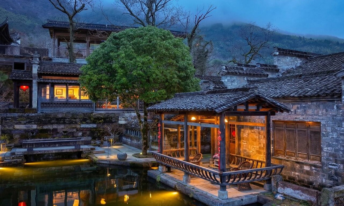 Yi County Hotel | HUIZHOU MANOR by TACHUAN RESORTS