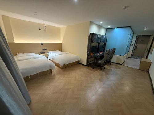 Yunyan District Hotel | Hulk Esports Cinema Hotel Guiyang Fountain Pool Branch