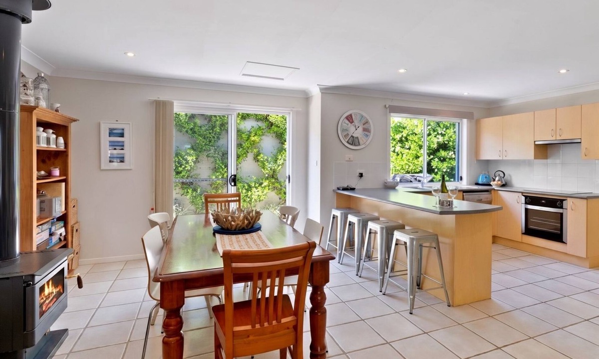 Huskisson House | Husky House by Experience Jervis Bay