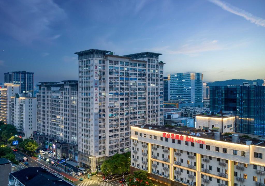 Xihu Hotel | Ibis Hangzhou West Lake Huanglong Sports Center