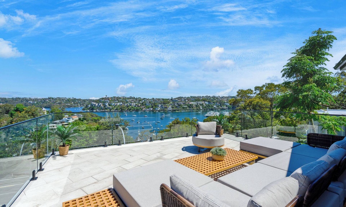 Mosman House | Iconic Mosman Waterview House | Modern Comfort Meets Scenic Beauty