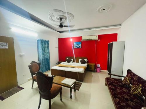 Noida Hotel | ICY Yellow Park Inn