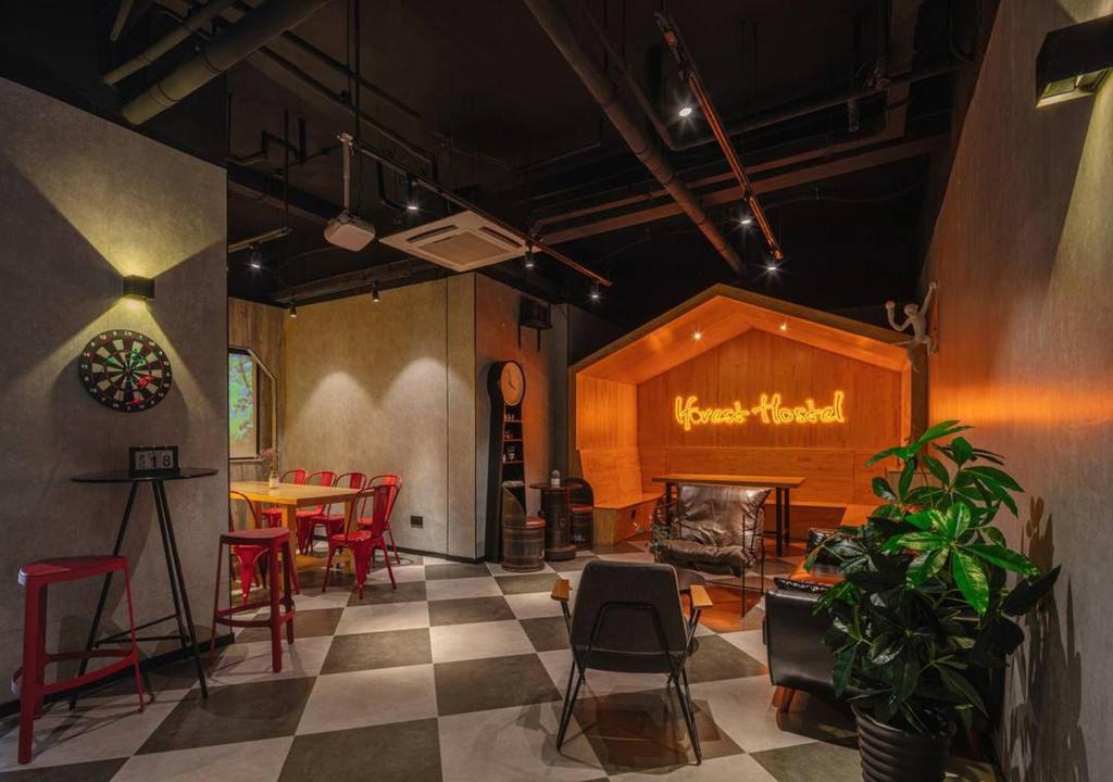 Huangpu Hotel | Iforest People Square Grand Theatre