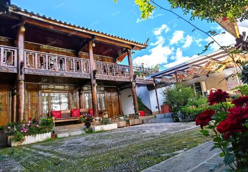 Shuhe Old Town House | In Spring Country Courtyard in Lijiang