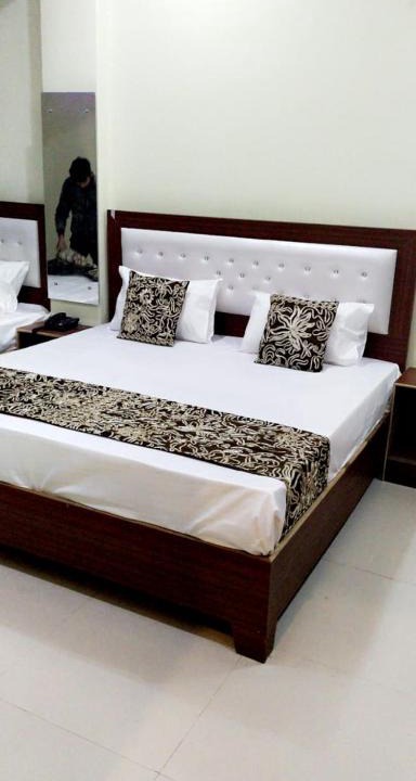 Taj Ganj Bed & Breakfast | Indiana Homestay