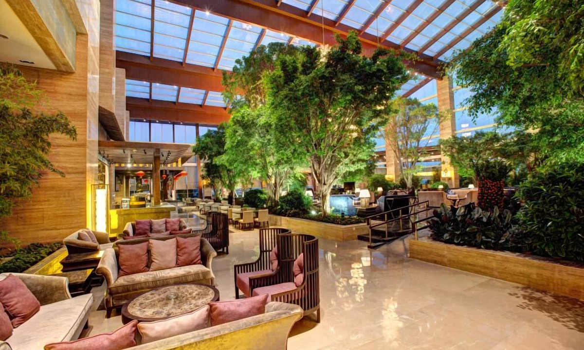 Renshou County Hotel | InterContinental Heilong Lake by IHG
