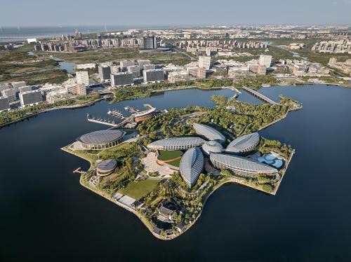 Pudong Resort | InterContinental Shanghai Harbour City by IHG