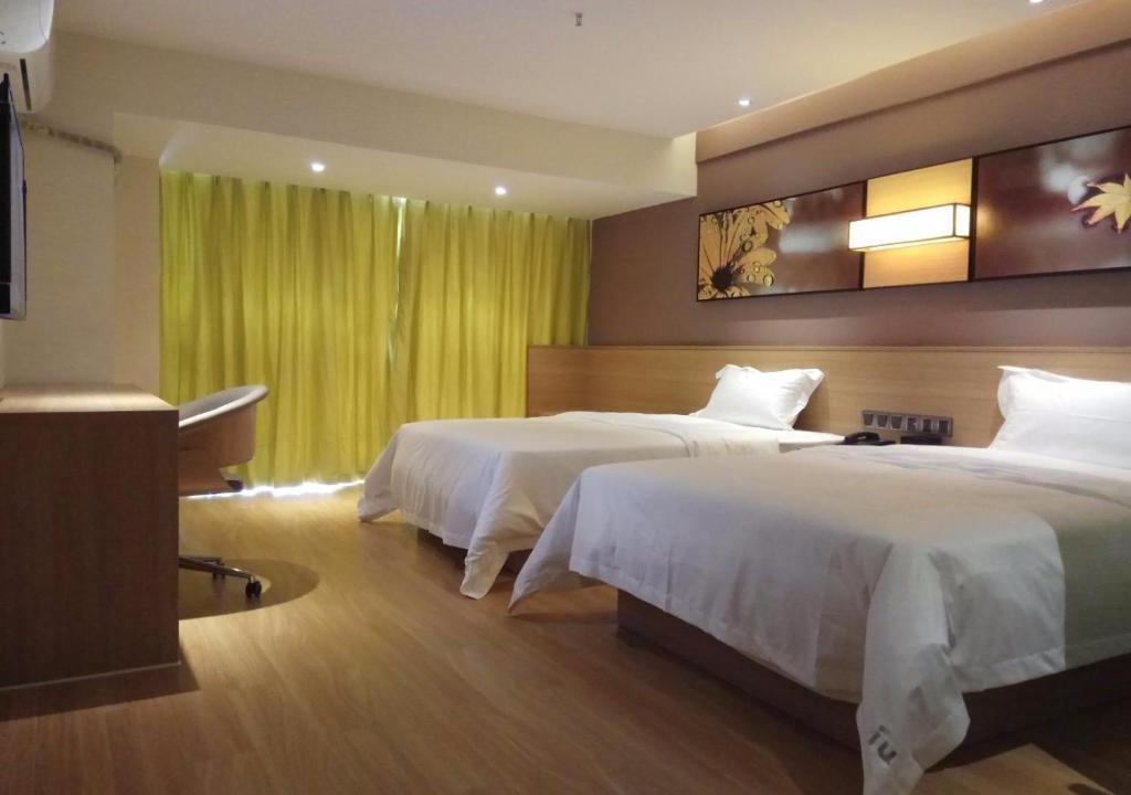 Guanshanhu District Hotel | IU Hotel Guiyang Jinyang Century City Shopping Center Chayuan Village Metro Vanke