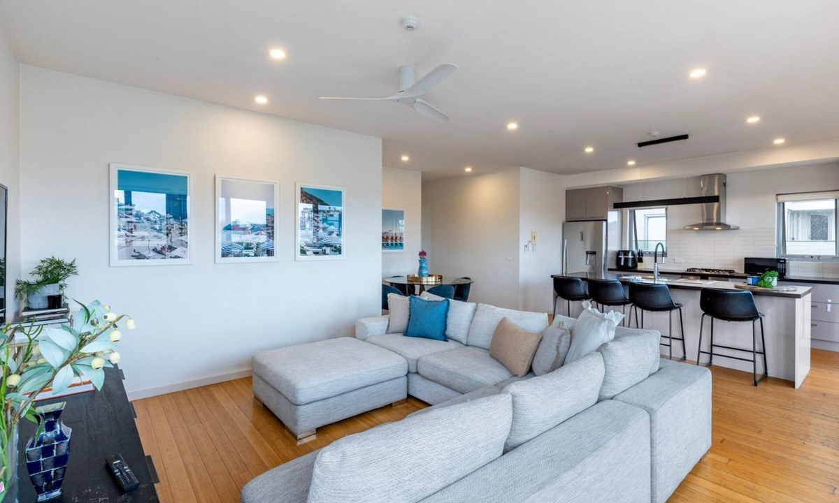 Ivanhoe Apartment | Jasandro Ivanhoe Base 17