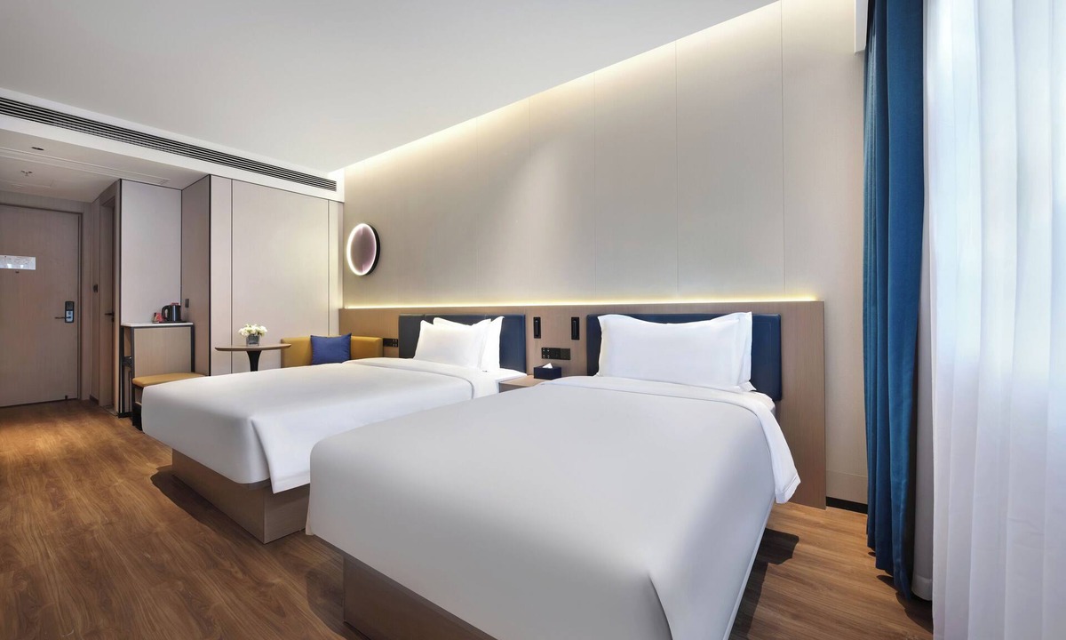 Putuo Hotel | Jinglai Zhenxuan Shanghai Tongji Hospital Xincun Road Subway Station Hotel