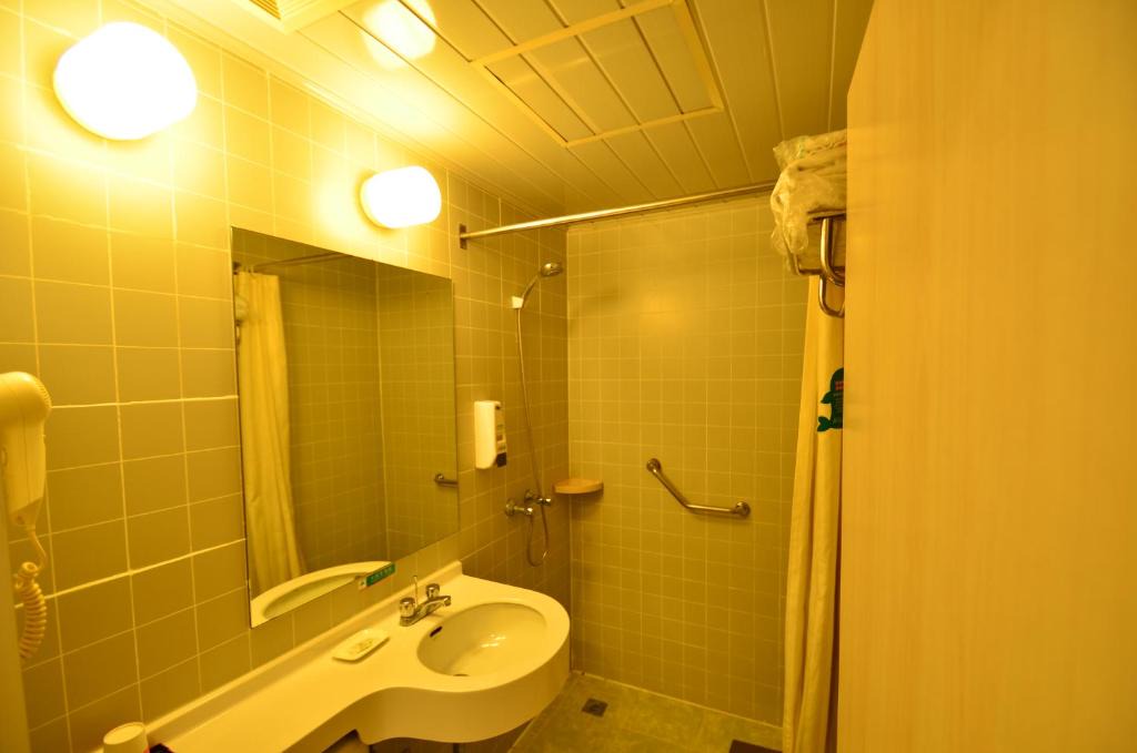 Jinjiang Hotel | Jinjiang Inn - Chengdu Dongfeng Bridge
