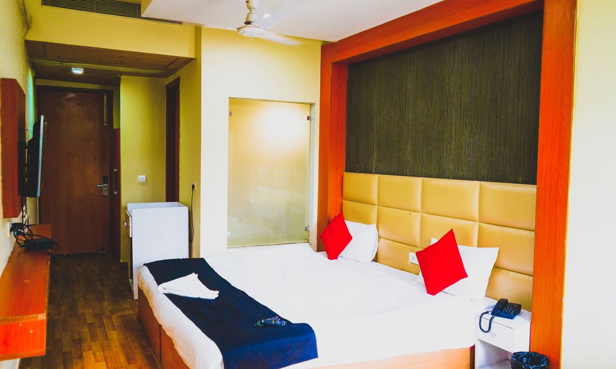 Sector 39 Hotel | JK Suites