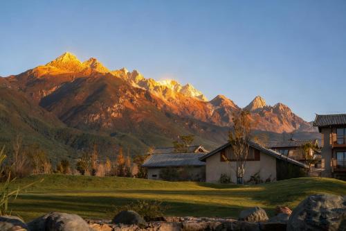 Yulong Hotel | Joy Holiday Hotel Lijiang