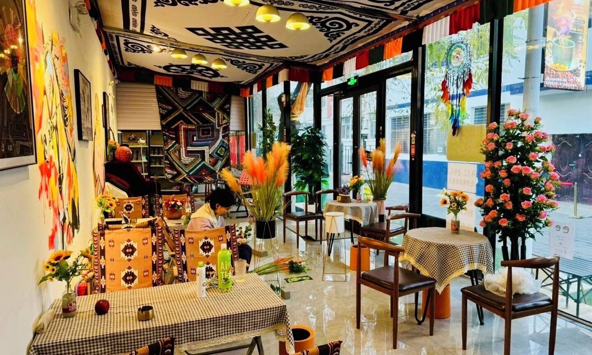 Yining Hotel | Kailash International Youth Hostel