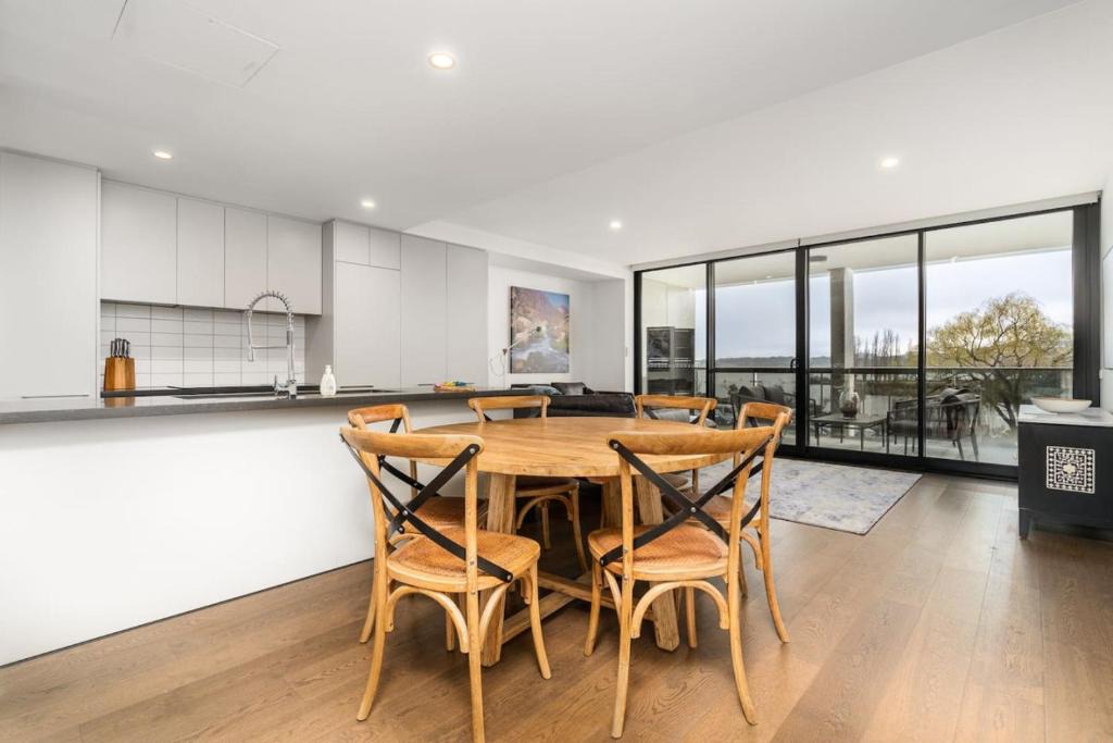 Kingston Apartment | Kingston Foreshore Apt with Water Views - Hosted by Canstay
