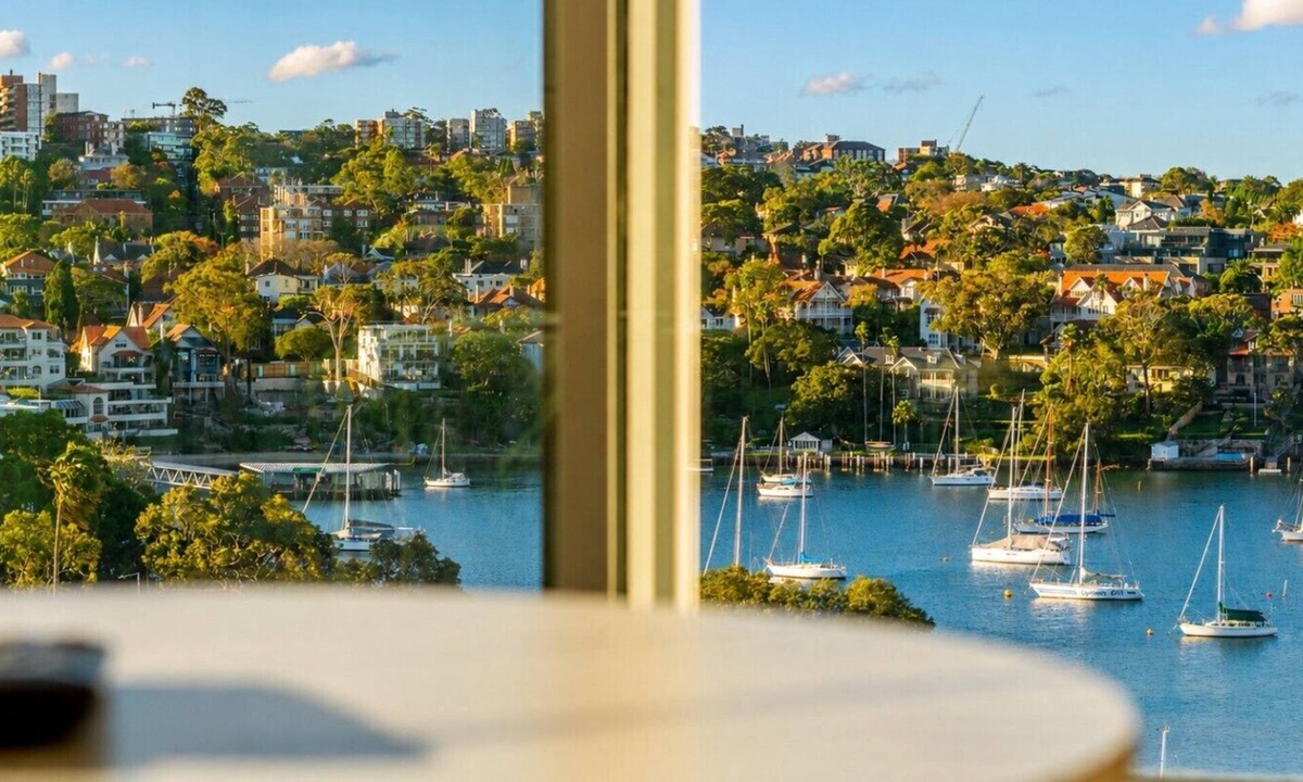 Kirribilli Apartment | Kirribilli Waterfront Lovely Charm 2B