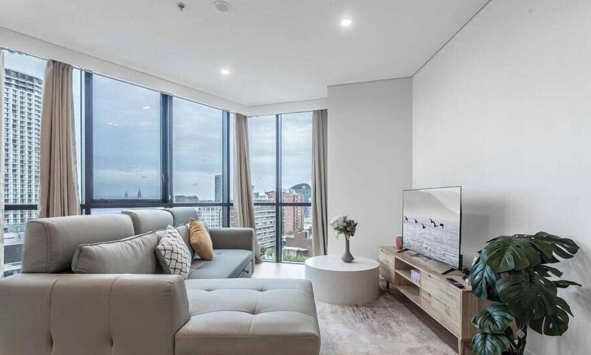 Haymarket Apartment | KozyGuru | China Town | Stylish City-View Retreat
