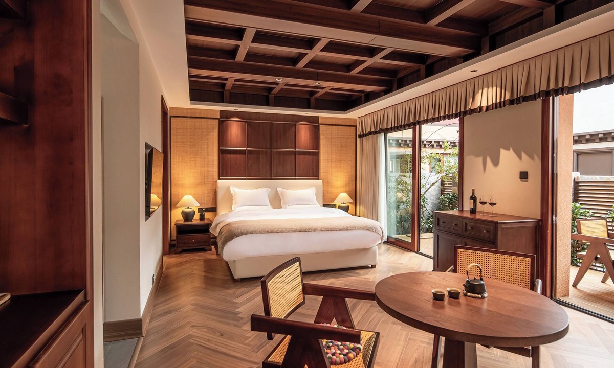 Shangri-La Hotel | La Danse Sacree Hotel