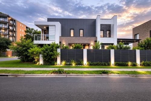 Penrith Villa | Large 5 Bedroom House Western Sydney Penrith