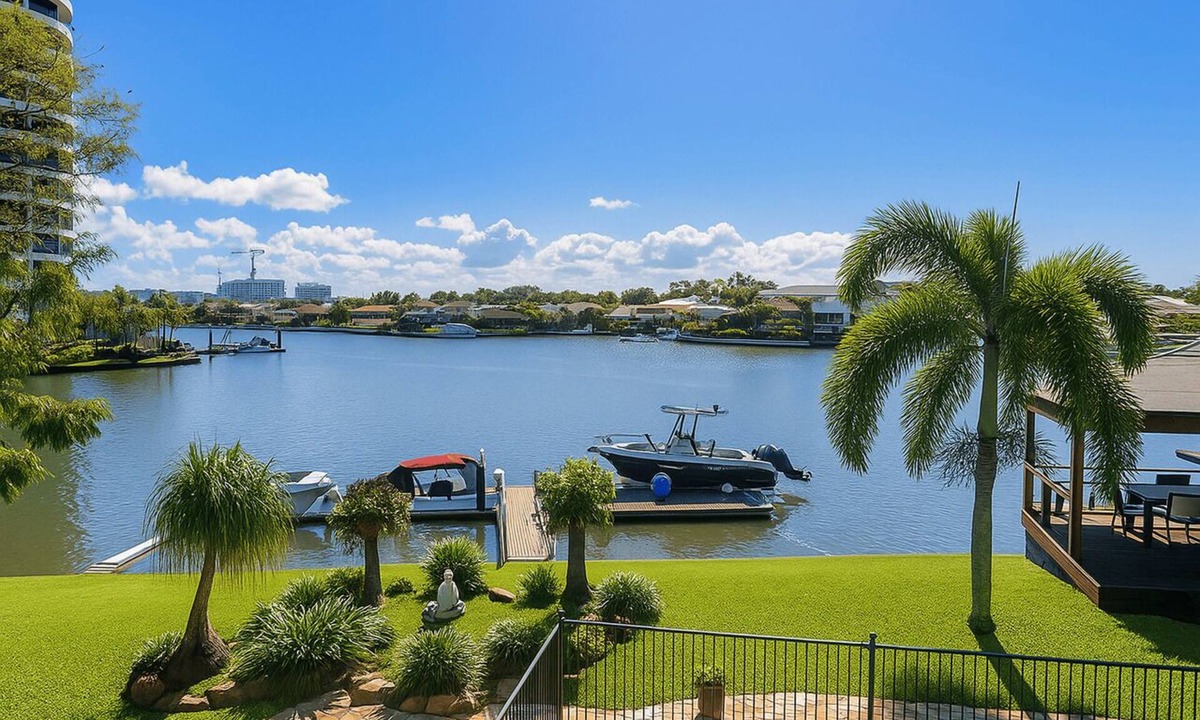 Biggera Waters House | Large Waterfront Property with Magical Sunsets on the Gold Coast Australia