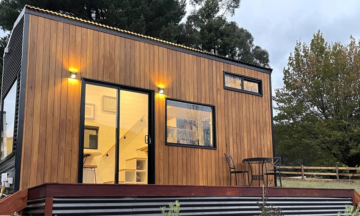 East Warburton House | Leith Hill Tiny House Mountain Views