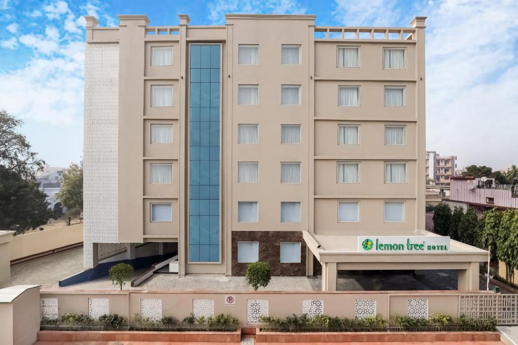 Aligarh Hotel | Lemon Tree Hotel, Aligarh