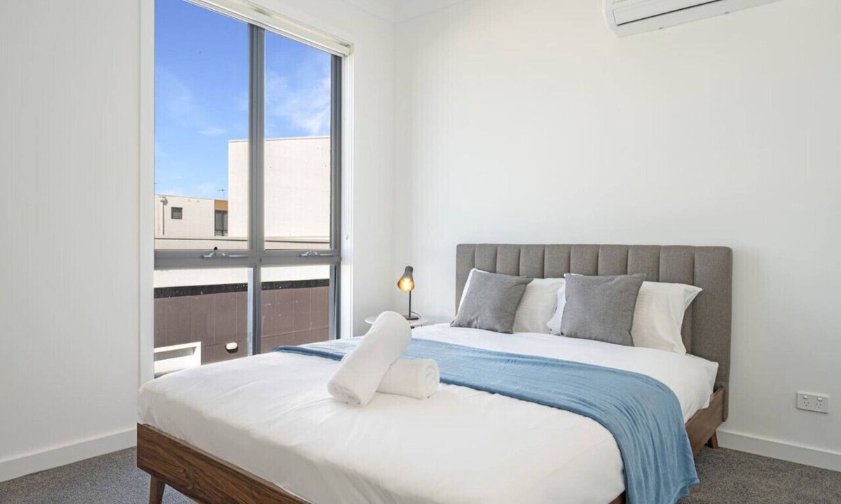 Austral House | Leppington/4室私密别墅/交通便利/带热水浴缸/大草坪/带车库/温馨舒适