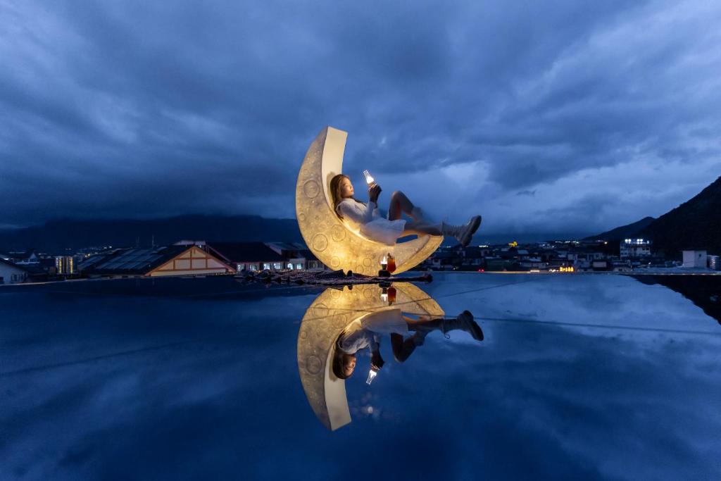 Gucheng Hotel | Lijiang Ancient City Kasion purey Hotel - Big waterwheel store