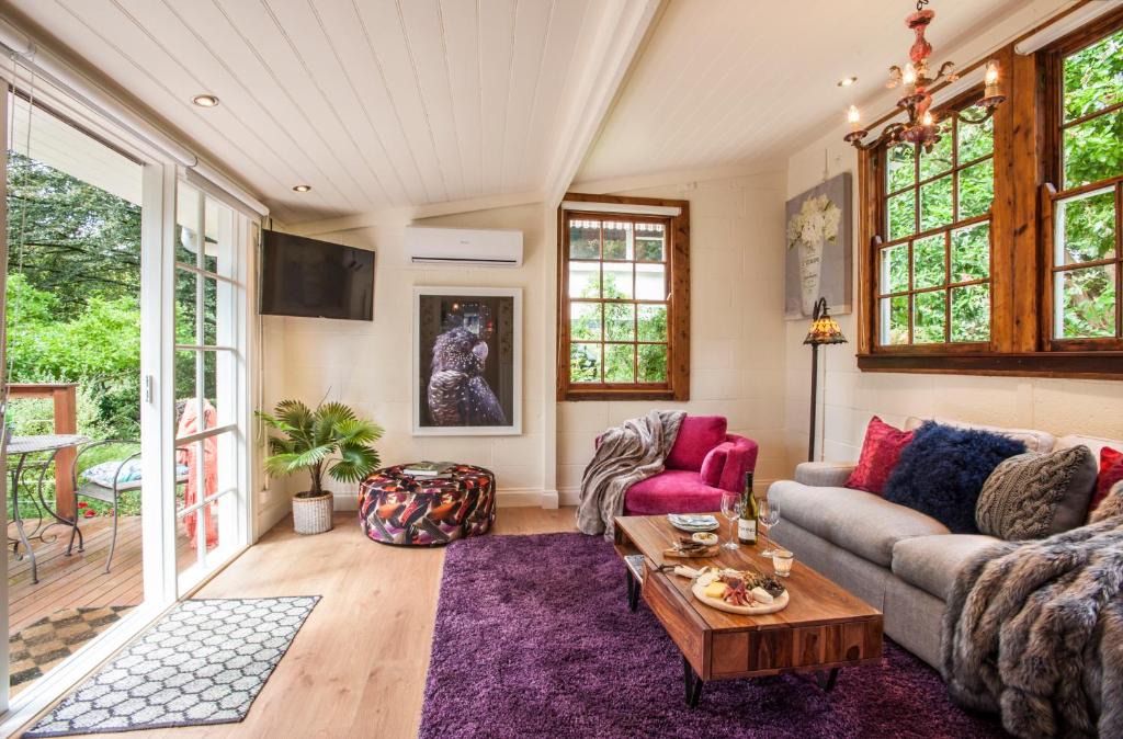 Tecoma House | Little Violet