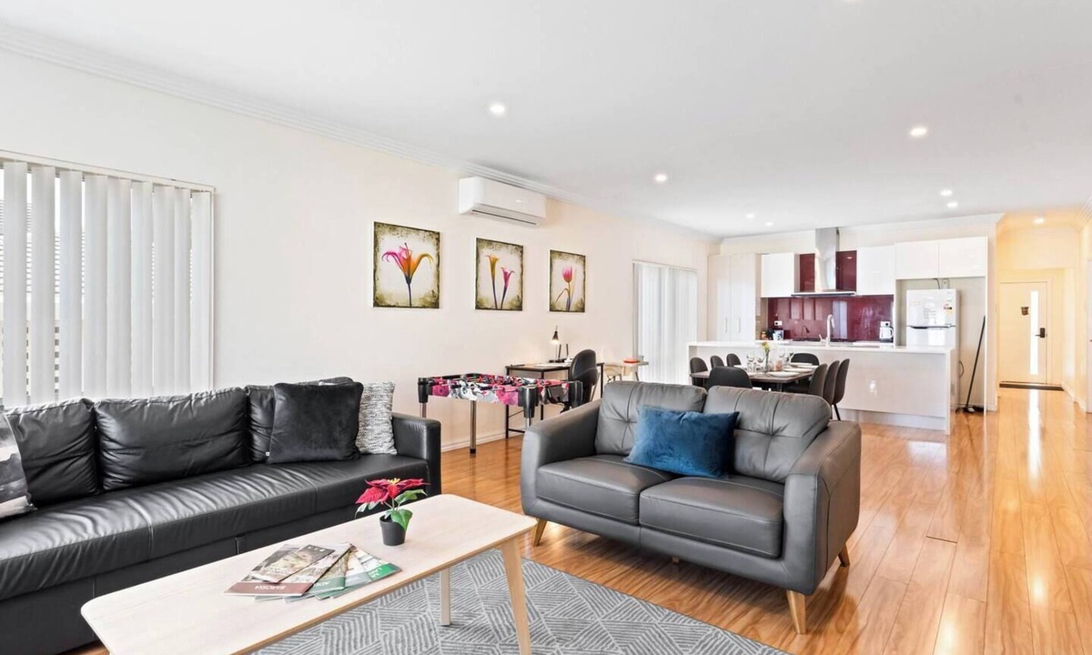 Athelstone House | Looking for a spacious home your family or staff will love? This is it! Free, easy parking and simple, straight forward, keyless check in! Linen hire and air-conditioning (heating & cooling) included!