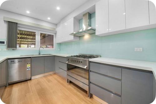 Cabramatta West Apartment | Lovely Duplex in Cabramatta West 4 bedrooms